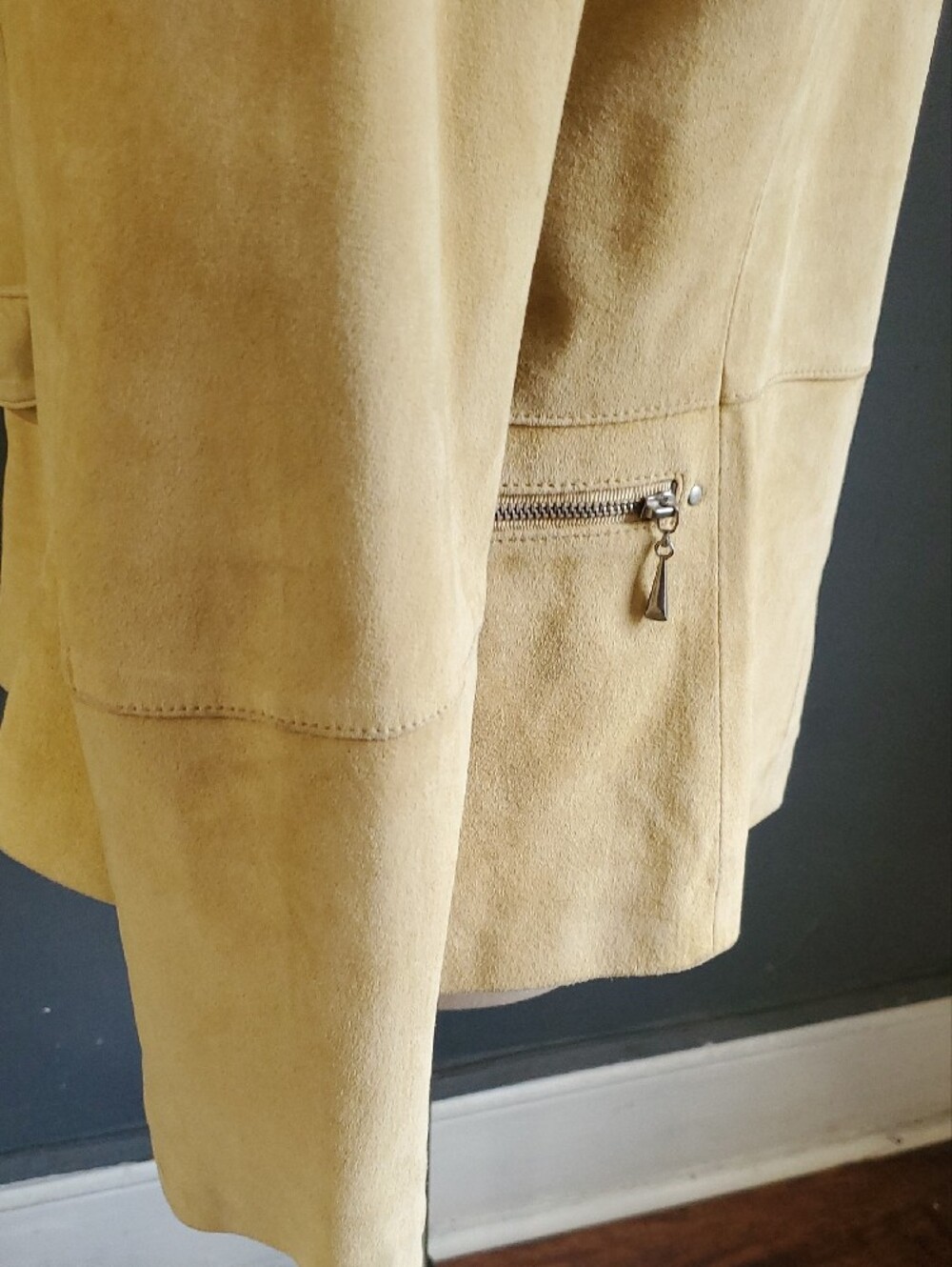 Women’s Tan Suede Moto  Zip-Front Leather Jacket - Picture 8 of 17